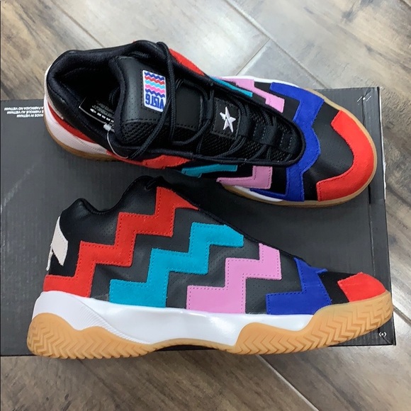 CONVERSE VLTG MID black/university red - Picture 4 of 16